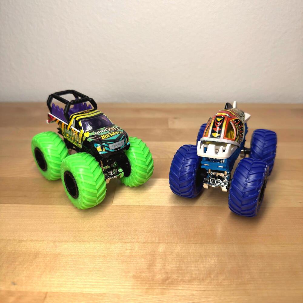 Hot Wheels Monster Truck Haul‎ Yall & Piran-Ahhhh 1:64 Monster Trucks